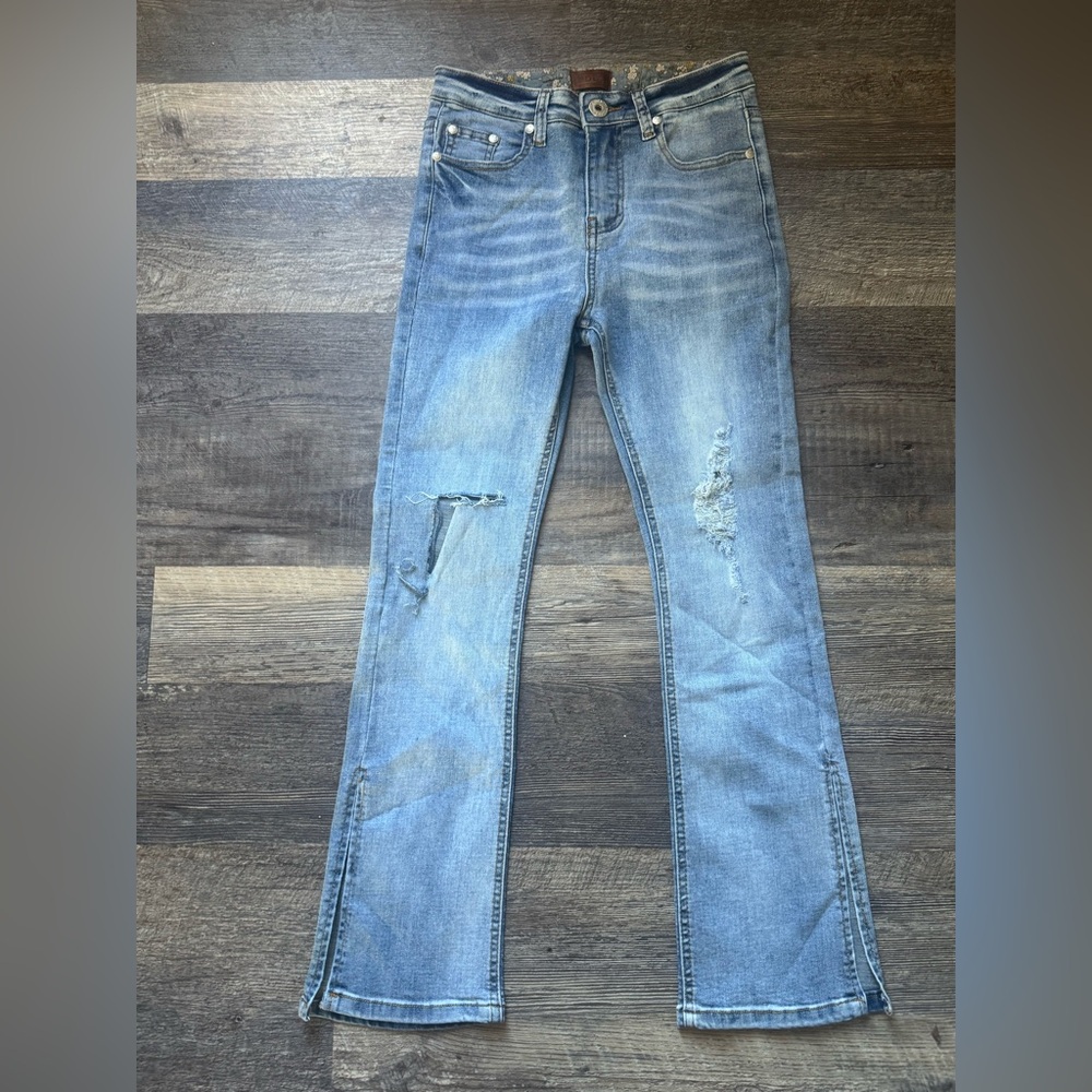 NWOT POL Women’s Distressed Slim Straight cotton side slit hem Jeans‎ Small